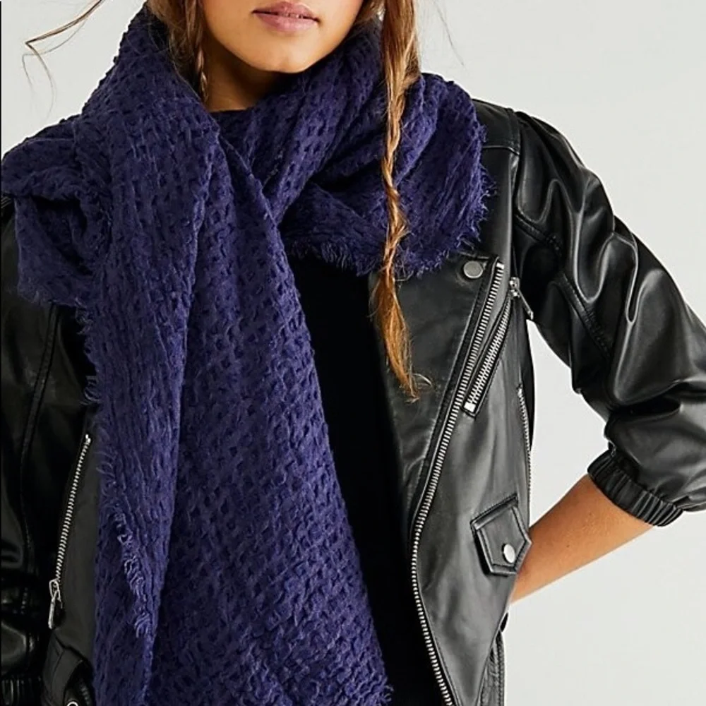 Free People Scarf One Size Long Weekend Waffle Scarf Navy New Linen Blend
